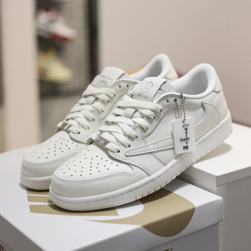 Travis Scott x Air Jordan 1 Low 'White Party'