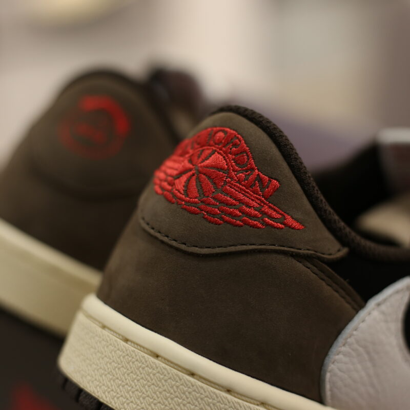 Travis Scott x Air Jordan 1 Low OG SP 'Mocha'
