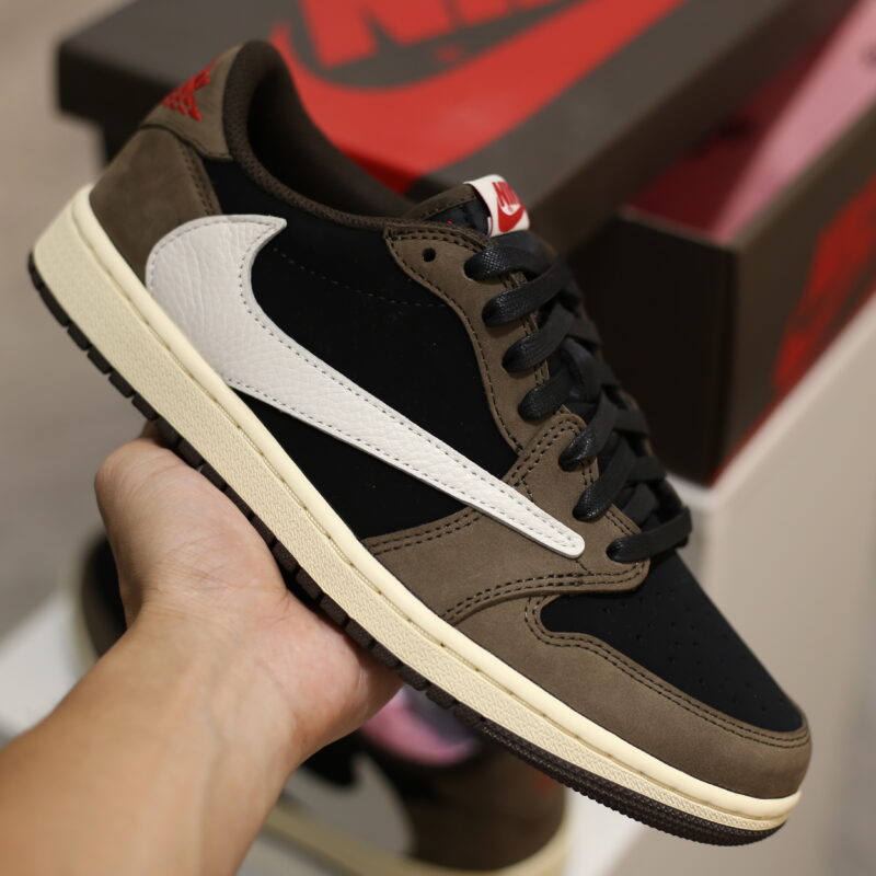 Travis Scott x Air Jordan 1 Low OG SP 'Mocha'
