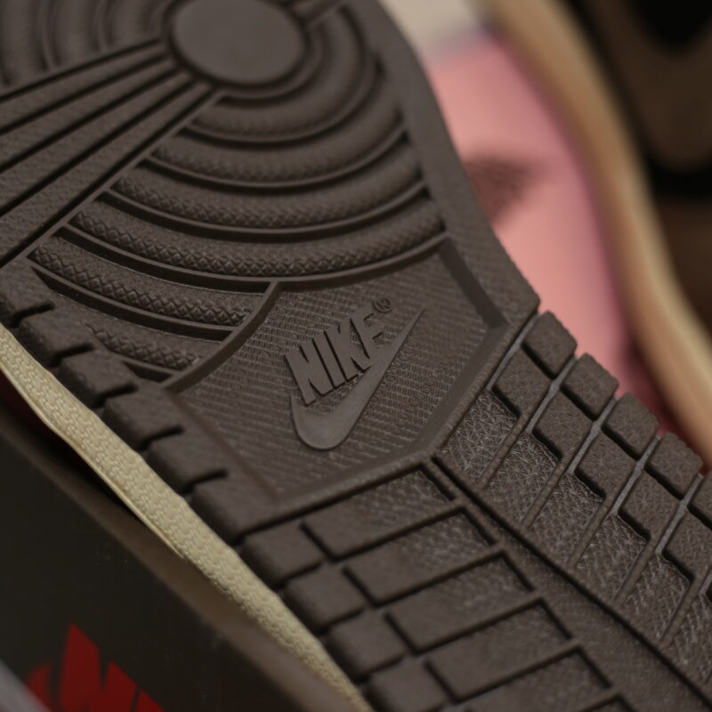 Travis Scott x Air Jordan 1 Low OG SP 'Mocha'