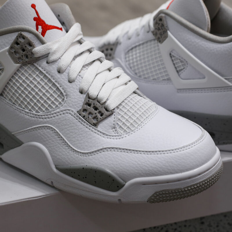 Air Jordan 4 ‘Oreo’