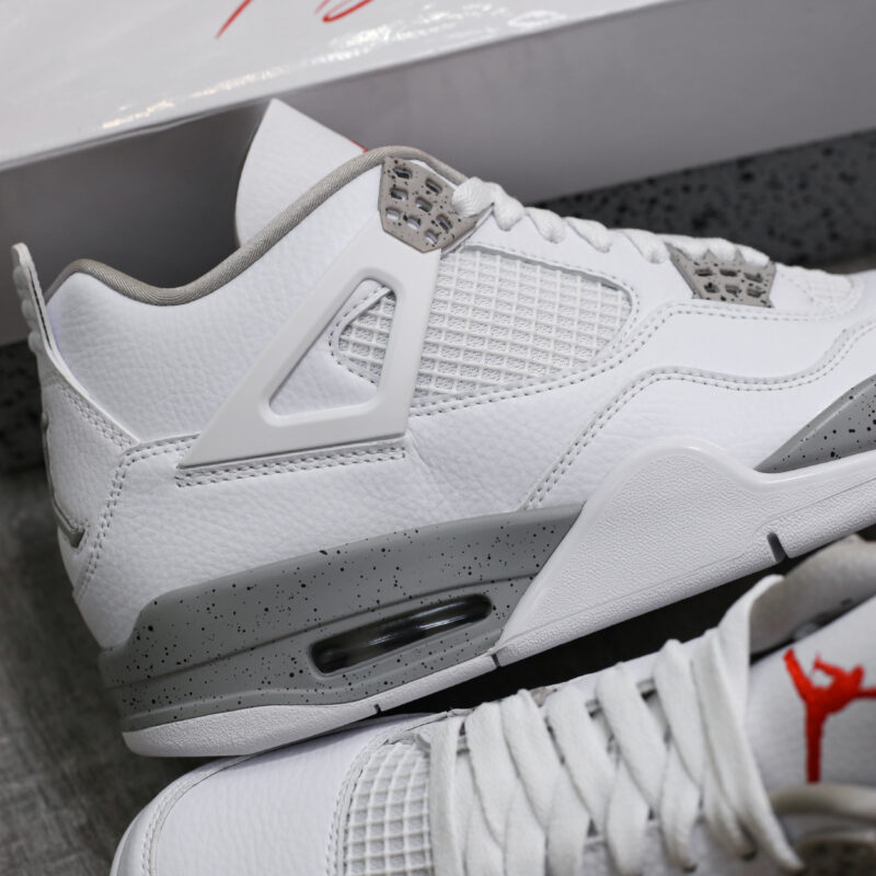 Air Jordan 4 ‘Oreo’