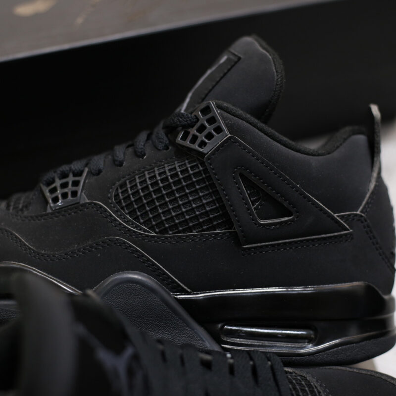 Air Jordan 4 Retro ‘Black Cat’