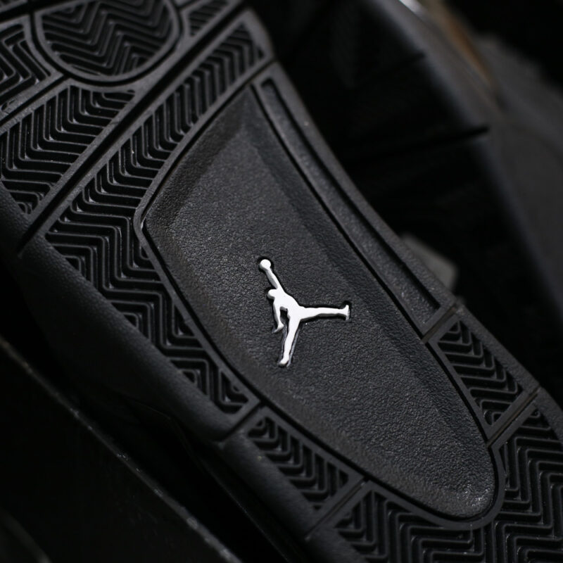 Air Jordan 4 Retro ‘Black Cat’