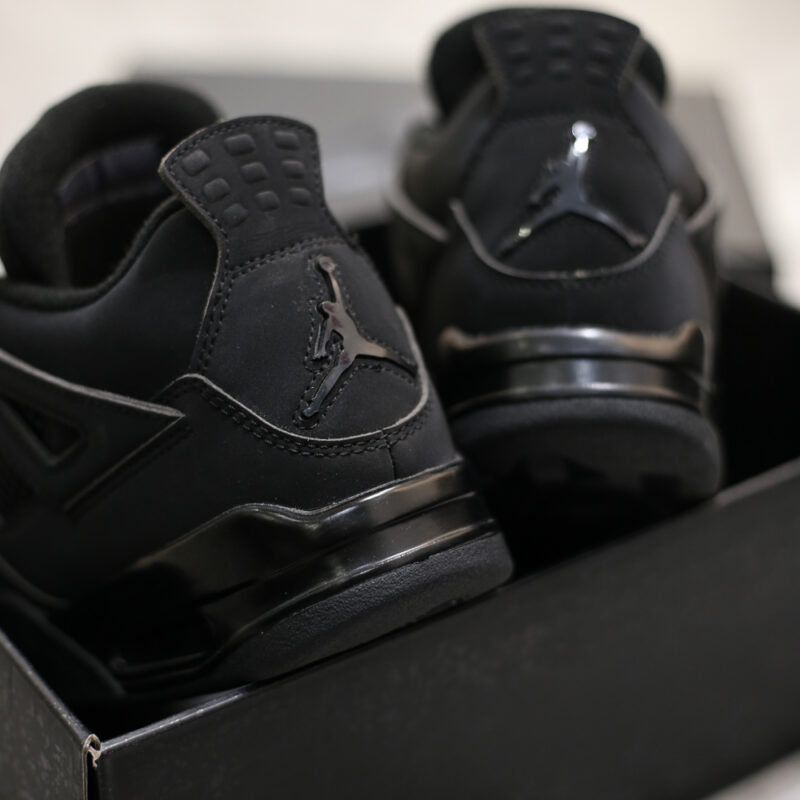 Air Jordan 4 Retro ‘Black Cat’