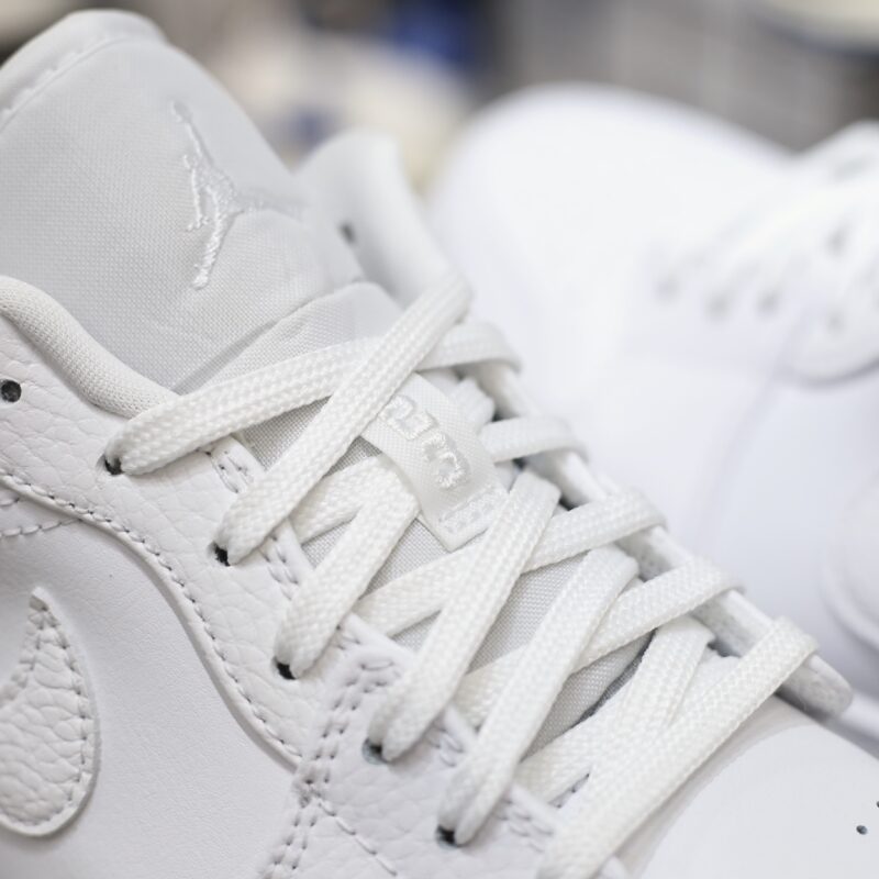 (BEST) Air Jordan 1 Low ‘Triple White’