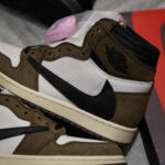 Giày Air Jordan 1 High x Travis Scott