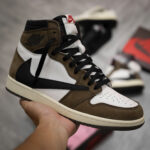 Giày Air Jordan 1 High x Travis Scott