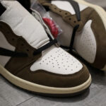 Giày Air Jordan 1 High x Travis Scott