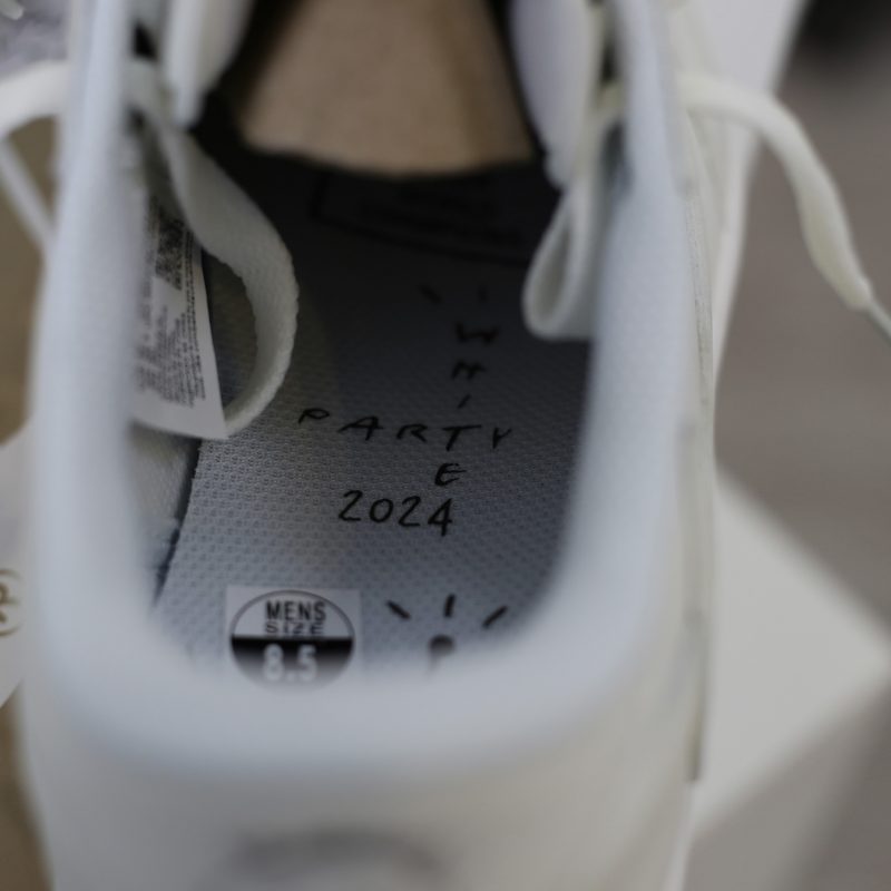 Jordan 1 Low Travis Scott 'WHITE PARTY'