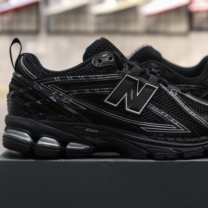 Giày New Balance 1906R 'Black Metallic Silver'