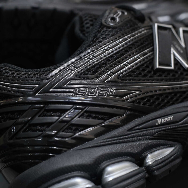 Giày New Balance 1906R 'Black Metallic Silver'