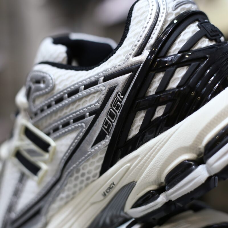 New Balance 1906R 'WHITE BLACK'