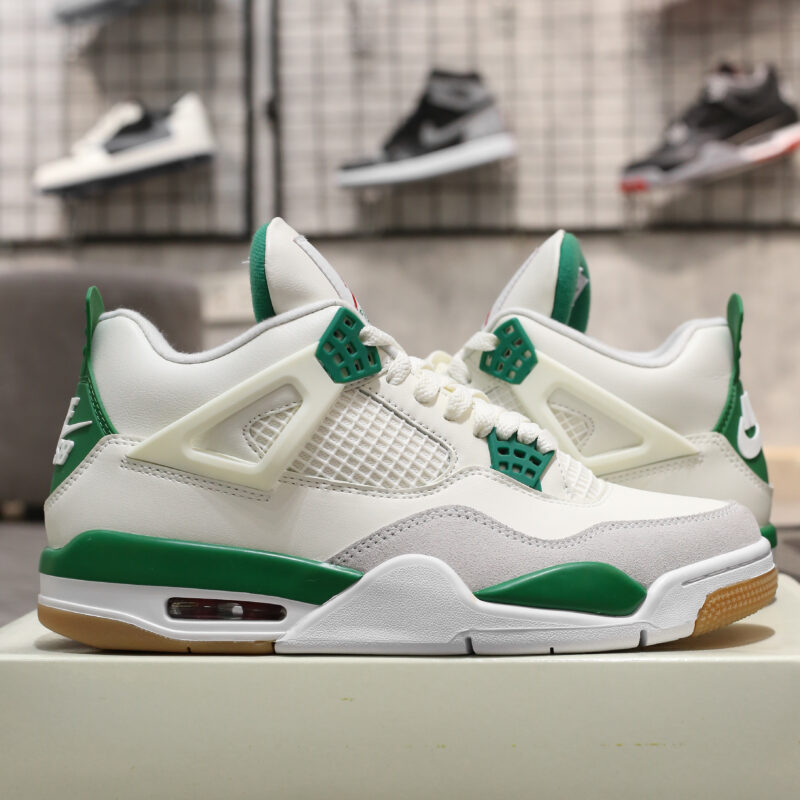 Nike SB x Air Jordan 4 Retro 'Pine Green'