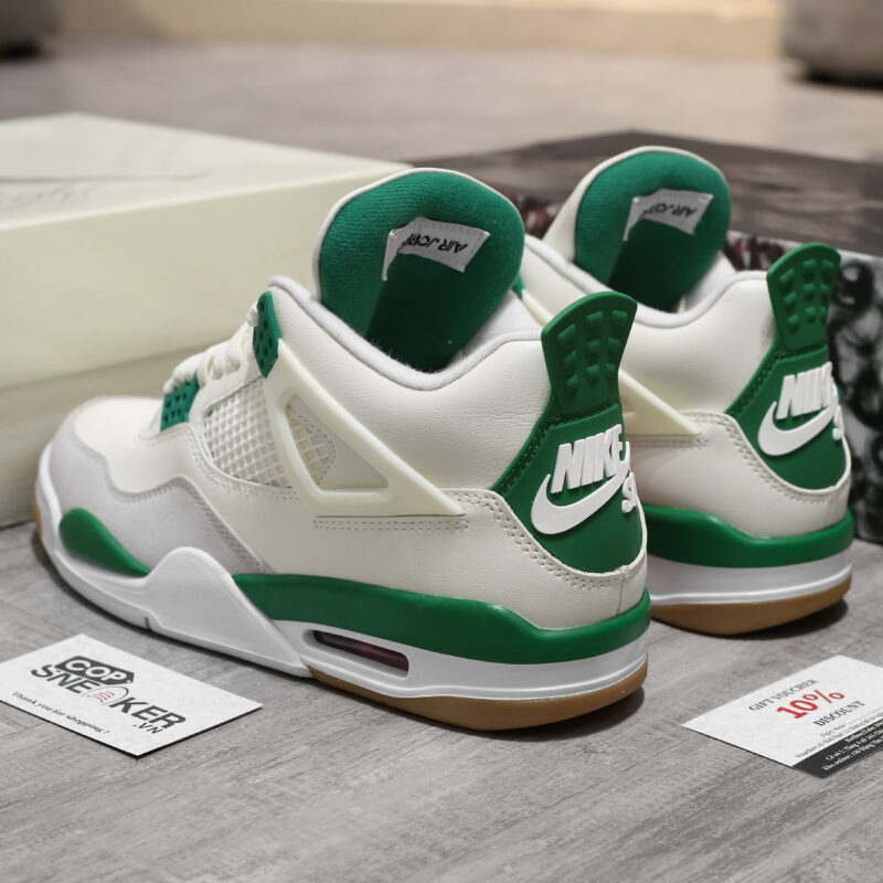 Nike SB x Air Jordan 4 Retro 'Pine Green'