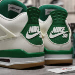 Nike SB x Air Jordan 4 Retro 'Pine Green'