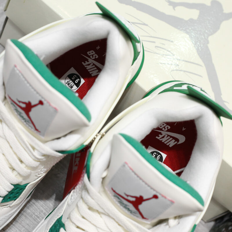 Nike SB x Air Jordan 4 Retro 'Pine Green'
