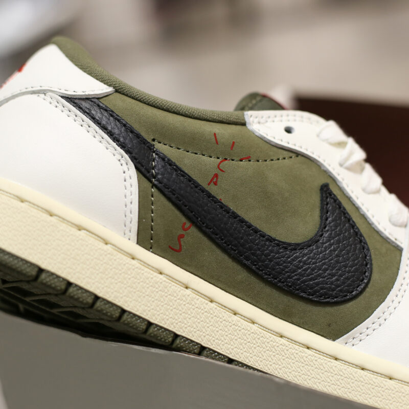 Travis Scott x Air Jordan 1 Low 'Medium Olive'