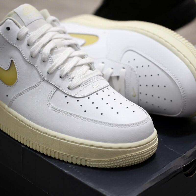 Giày Nike Air Force 1 '07 LX 'Pale Vanilla'