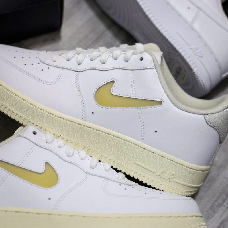 Giày Nike Air Force 1 '07 LX 'Pale Vanilla'
