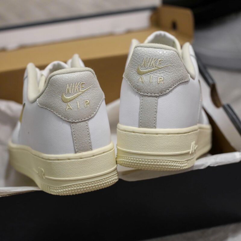 Giày Nike Air Force 1 '07 LX 'Pale Vanilla'