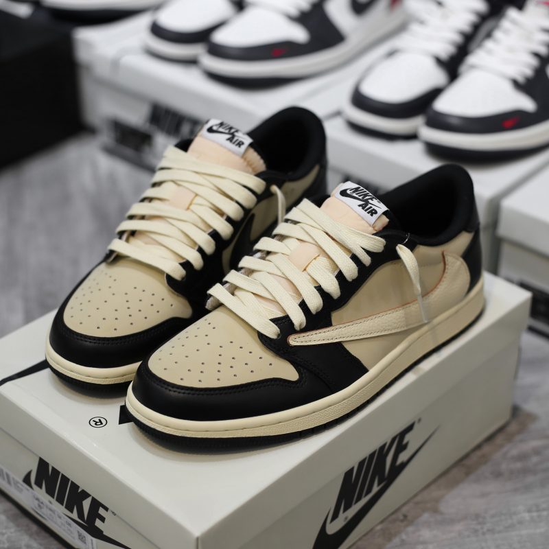 Jordan 1 Low Travis Scott 'Pale Vanilla'