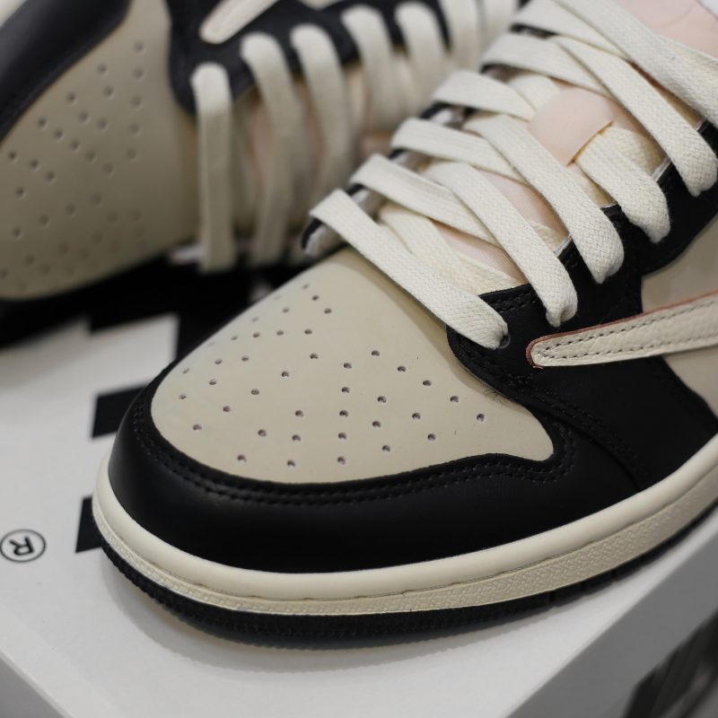 Jordan 1 Low Travis Scott 'Pale Vanilla'