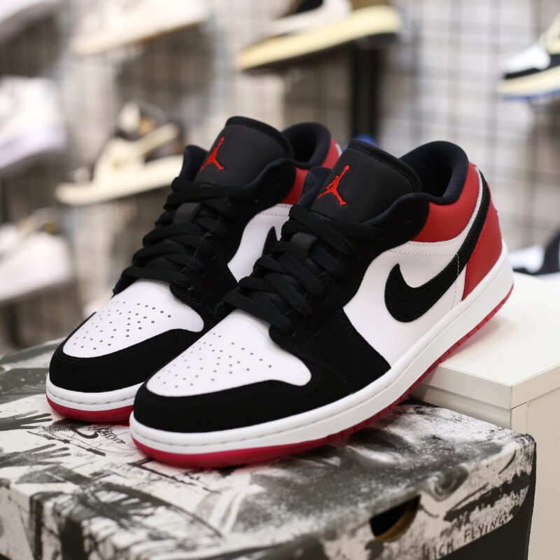 Air Jordan 1 Low SE ‘Black Toe 2025’