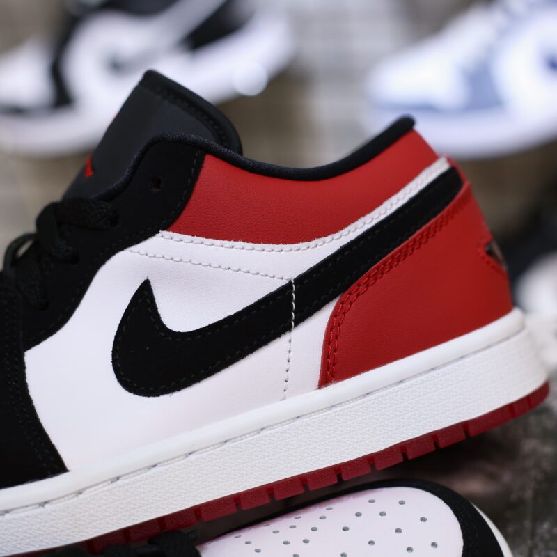 Air Jordan 1 Low SE ‘Black Toe 2025’