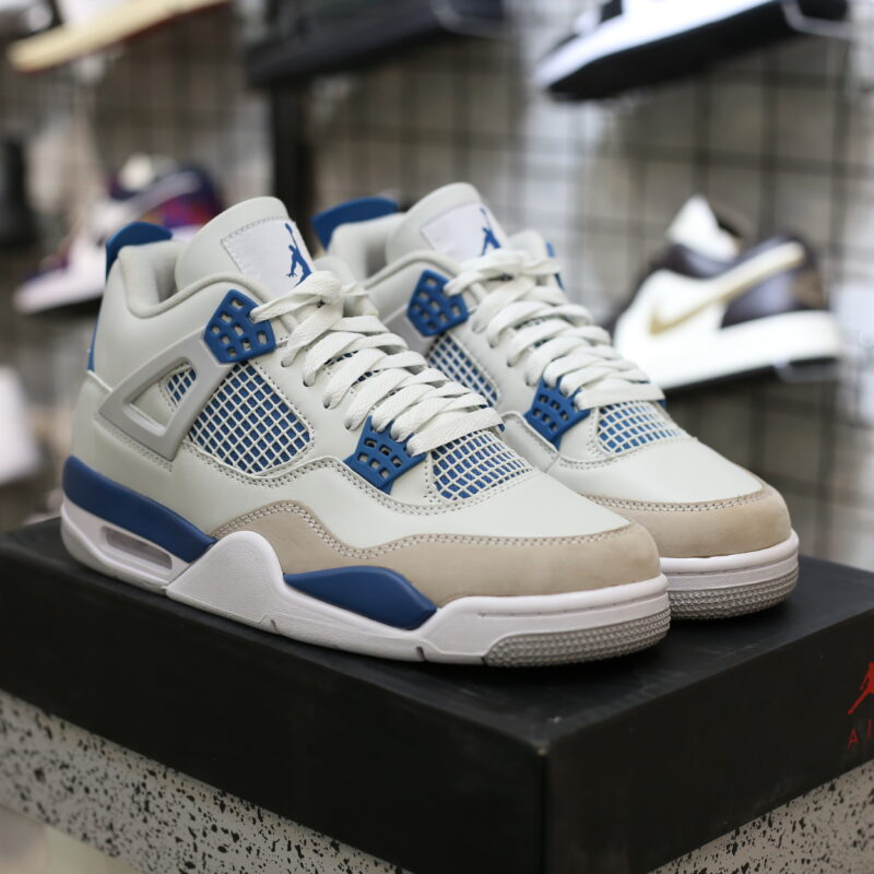 Air Jordan 4 Retro ‘Military Blue’