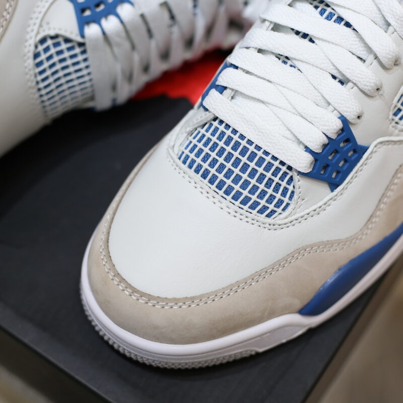 Air Jordan 4 Retro ‘Military Blue’