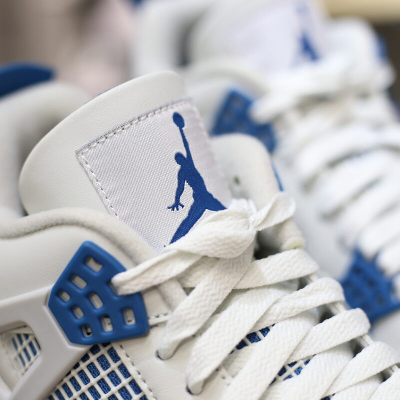 Air Jordan 4 Retro ‘Military Blue’