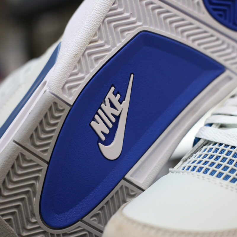 Air Jordan 4 Retro ‘Military Blue’