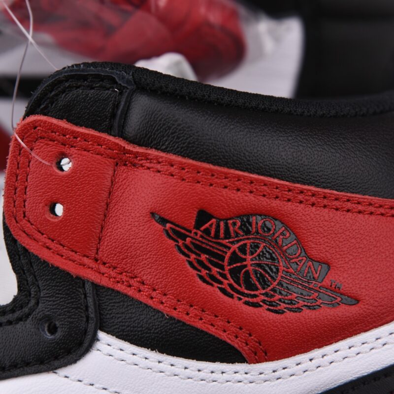 (BEST) Air Jordan 1 Retro High OG ‘Black Toe'