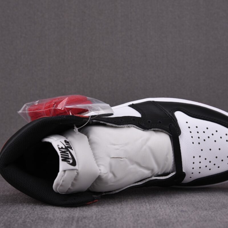 (BEST) Air Jordan 1 Retro High OG ‘Black Toe'