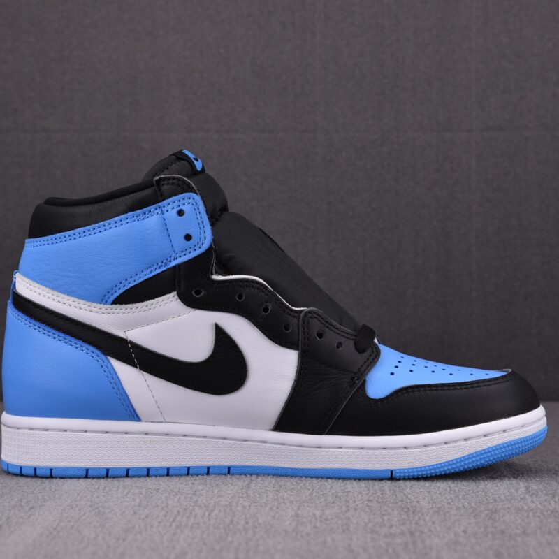 (BEST) Air Jordan 1 Retro High ‘UNC Toe’
