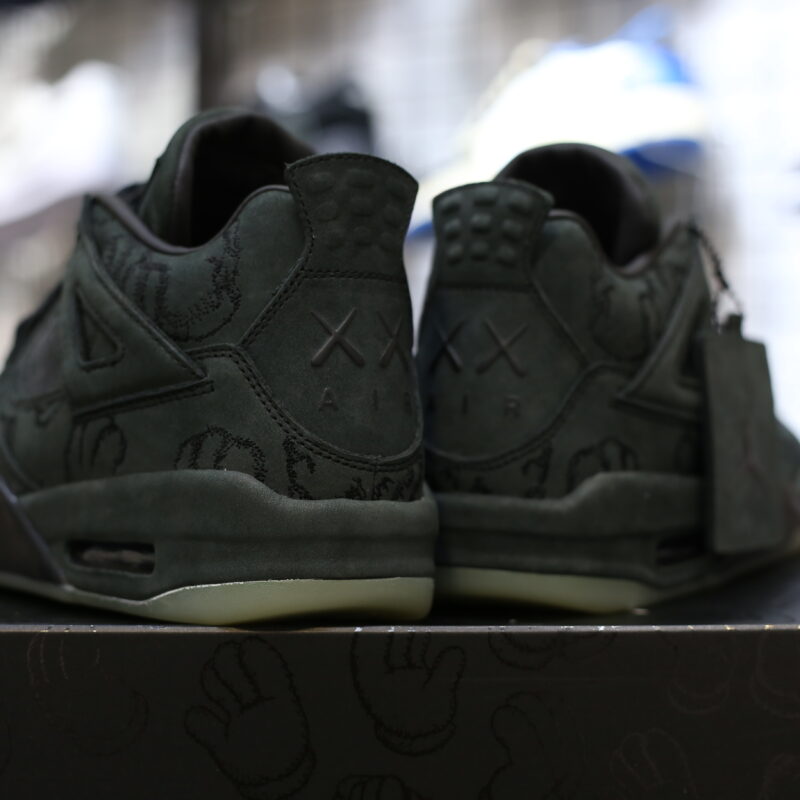 (BEST) Air Jordan 4 Retro 'KAWS BLACK'