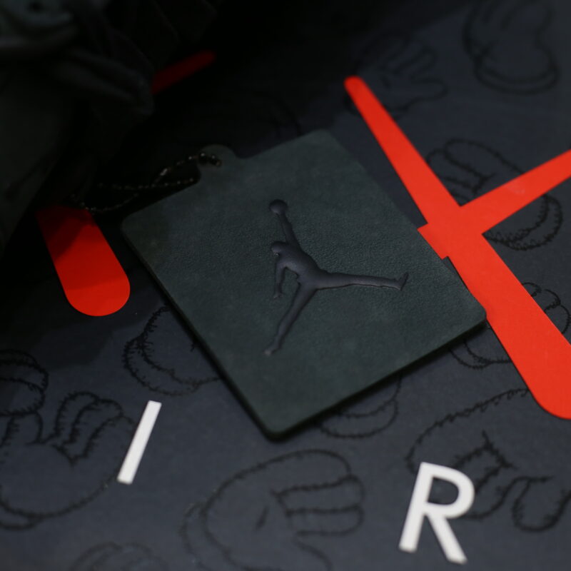 (BEST) Air Jordan 4 Retro 'KAWS BLACK'