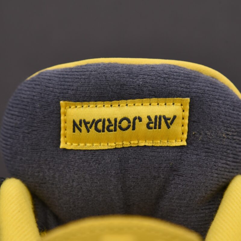 (BEST) Air Jordan 4 Retro 'Lightning'