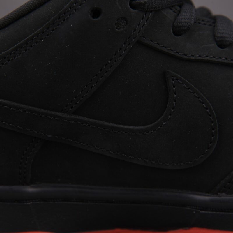 (BEST) Nike SB Dunk Low 'BLACK PIGEON'