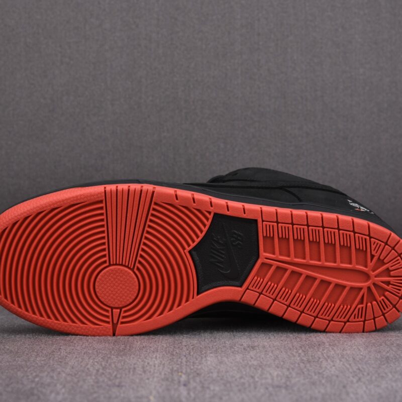 (BEST) Nike SB Dunk Low 'BLACK PIGEON'