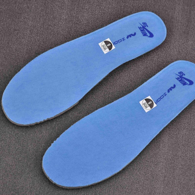 (BEST) Nike SB Dunk Low Pro 'BLUE RASPBERRY'