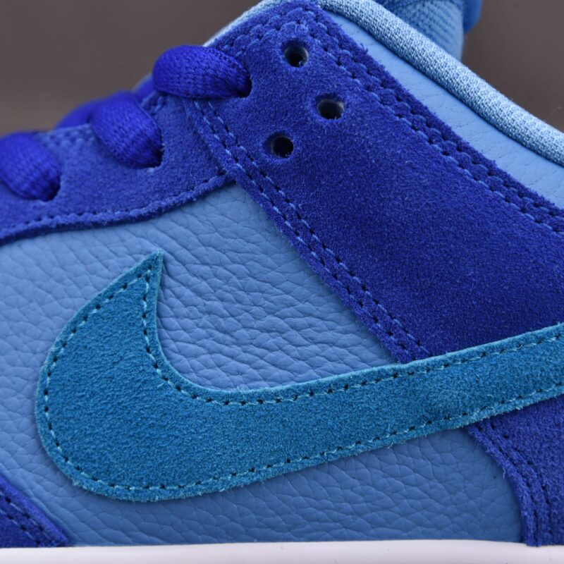(BEST) Nike SB Dunk Low Pro 'BLUE RASPBERRY'