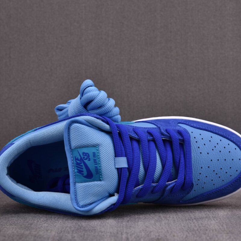 (BEST) Nike SB Dunk Low Pro 'BLUE RASPBERRY'