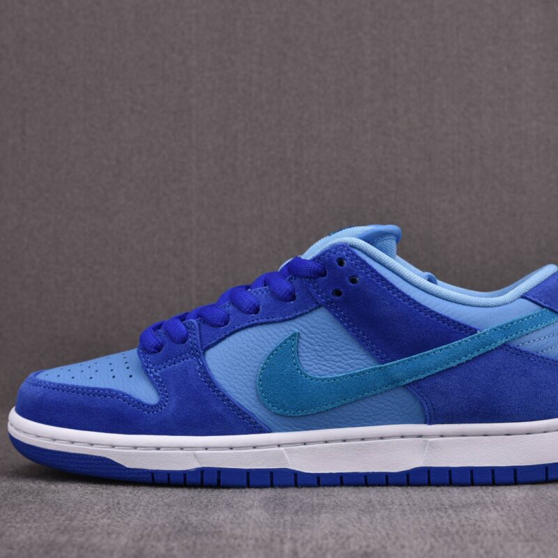 (BEST) Nike SB Dunk Low Pro 'BLUE RASPBERRY'