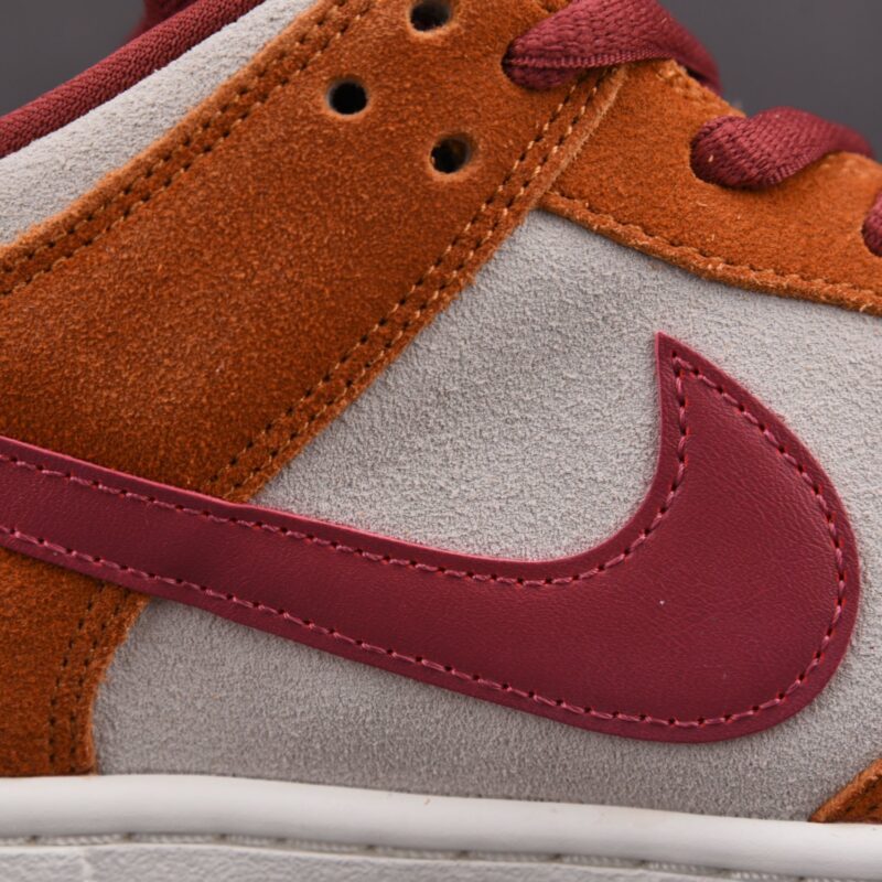 (BEST) Nike SB Dunk Low Pro 'Dark Russet Cedar'