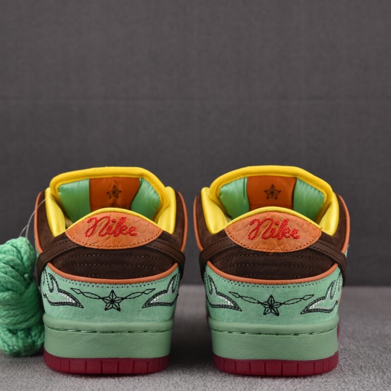 (BEST) Nike SB Dunk Low 'Rodeo Tourmaline'