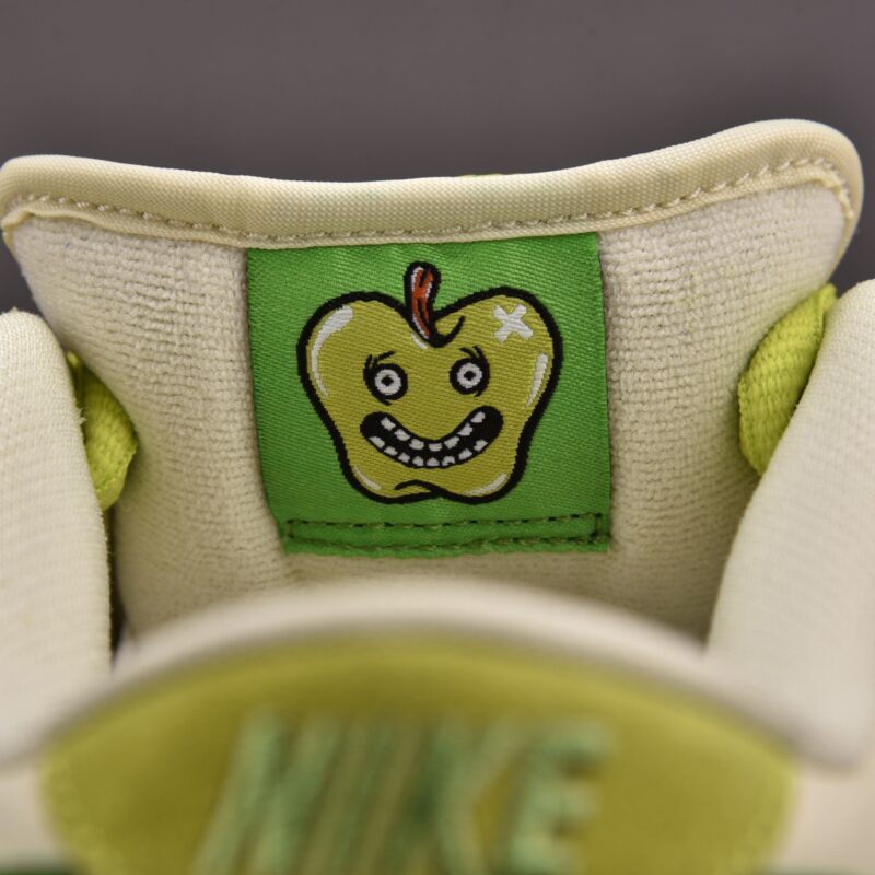 (BEST) Nike SB Dunk Low 'SOUR APPLE'