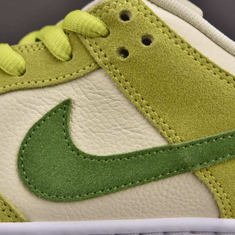 (BEST) Nike SB Dunk Low 'SOUR APPLE'