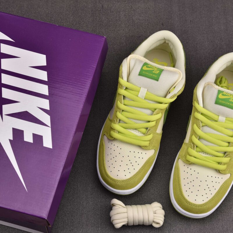 (BEST) Nike SB Dunk Low 'SOUR APPLE'